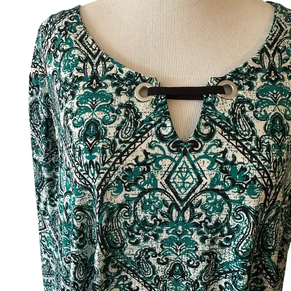 Catherines Keyhole Tunic Womens Size 1X Green Paisley Relaxed Flowy Top